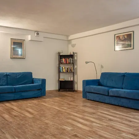 Cristal Blu In Apartment